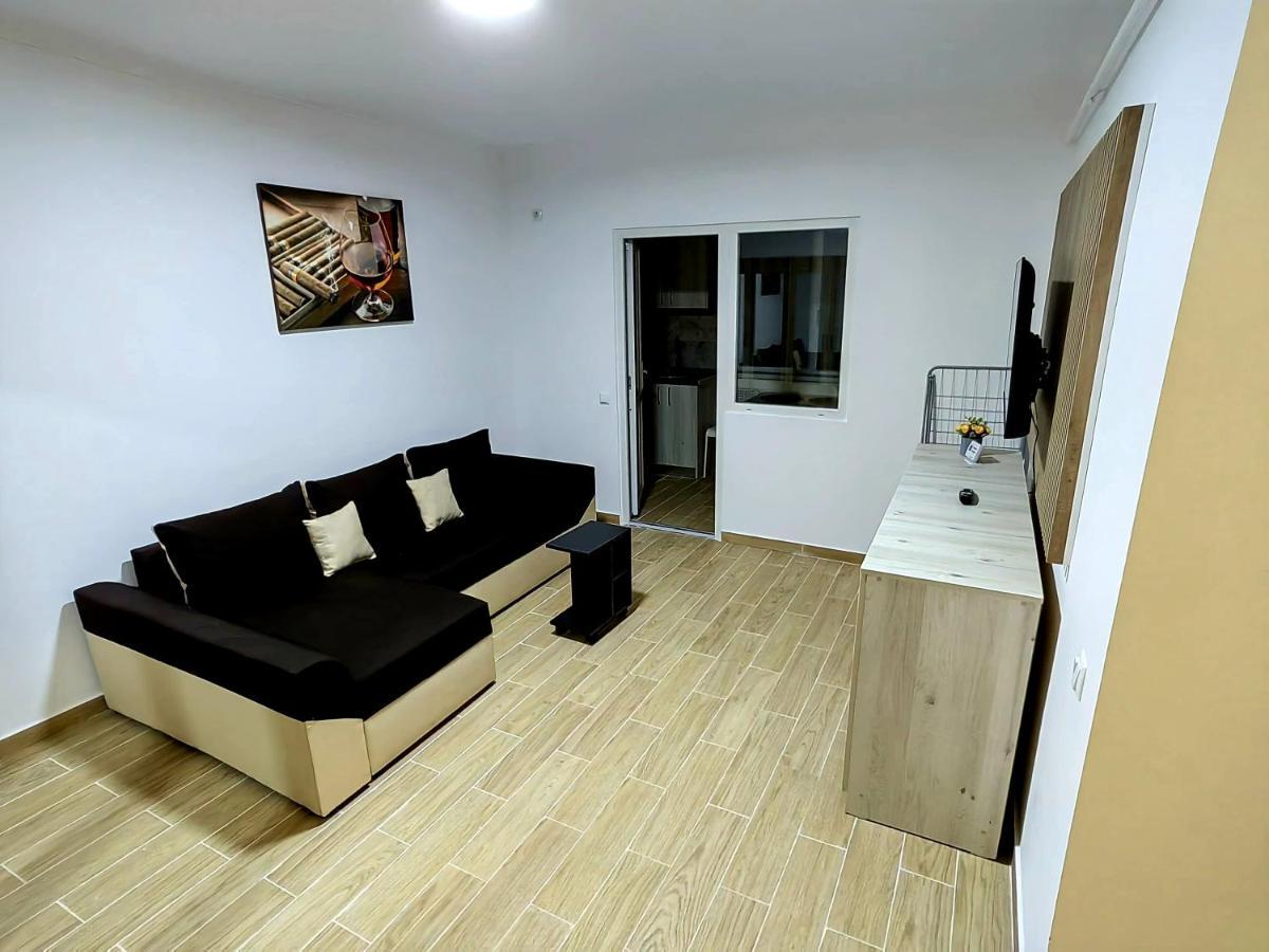 Apartmán Militari Luxury Flat Roşu Exteriér fotografie