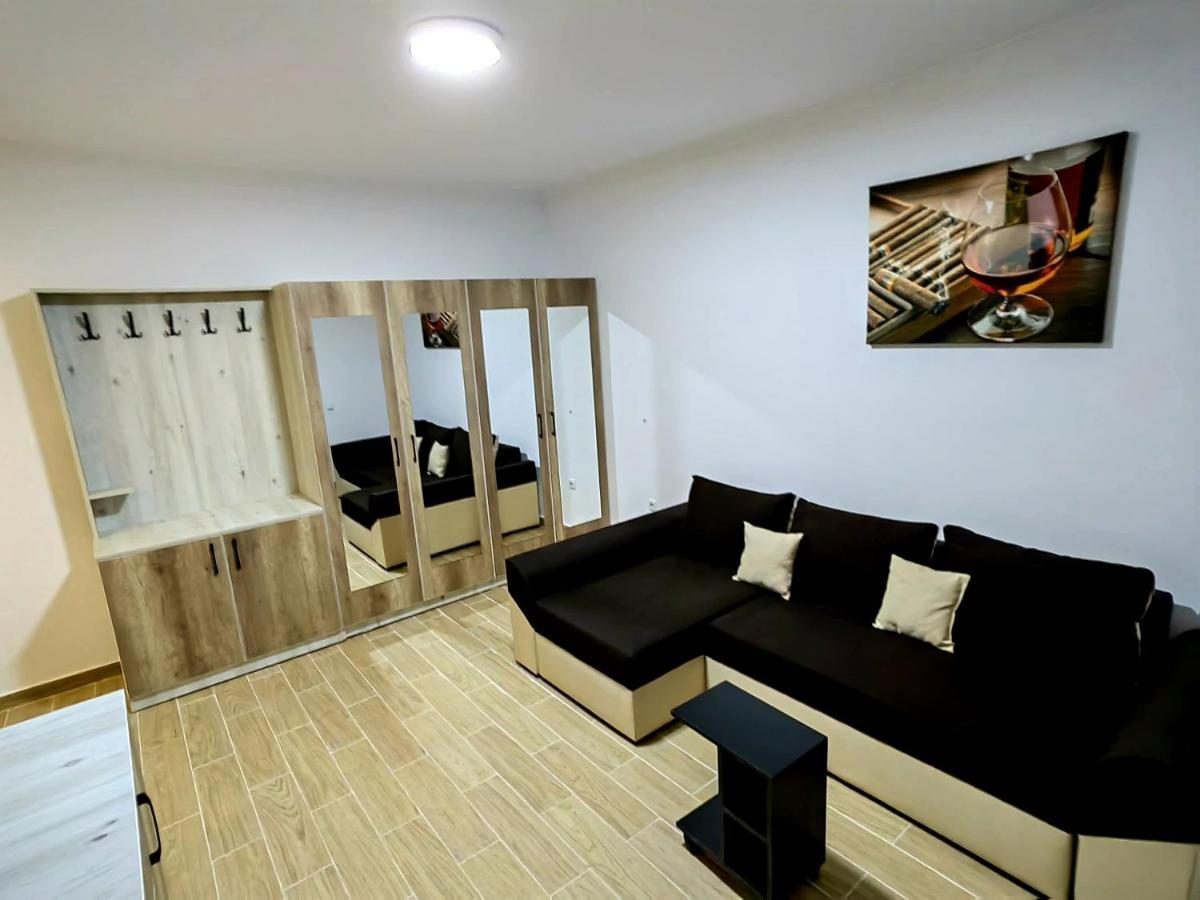 Apartmán Militari Luxury Flat Roşu Exteriér fotografie